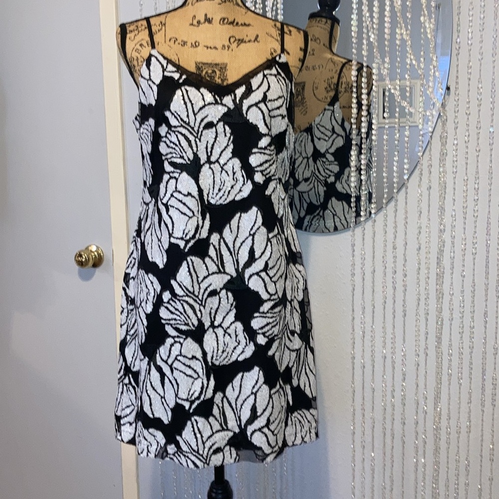 White House Black Market White Sequin Black Dress - Picture 3 of 16